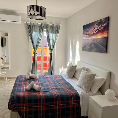 Hangar Inn Фьюмичино Экстерьер фото